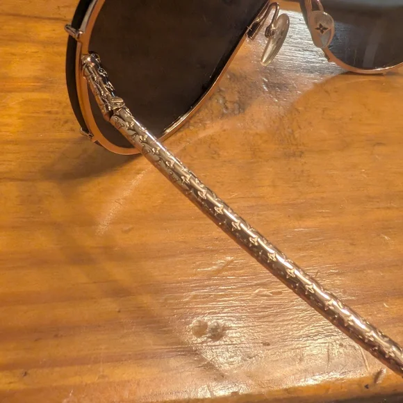 Louis Vuitton Gold Aviator Sunglasses - Picture 3 of 9